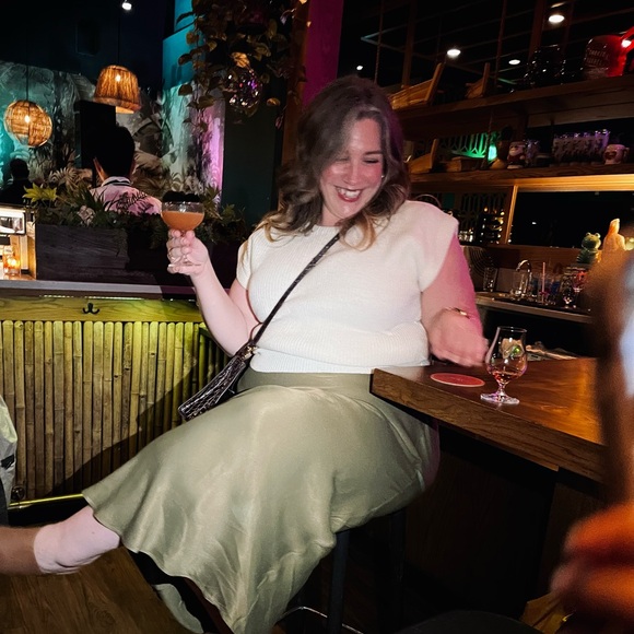 Meet your Posher, Deidre - Picture 1 of 1